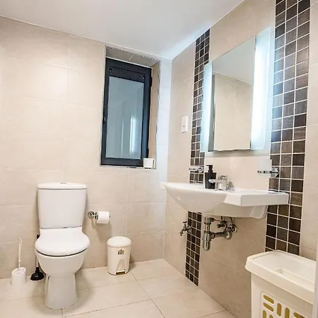 Cozy, Modern In The Heart Of St Julians *