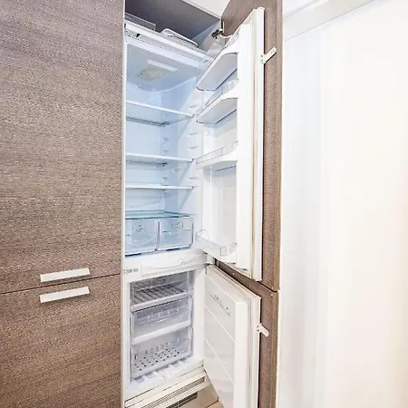 Cozy, Modern In The Heart Of St Julians *